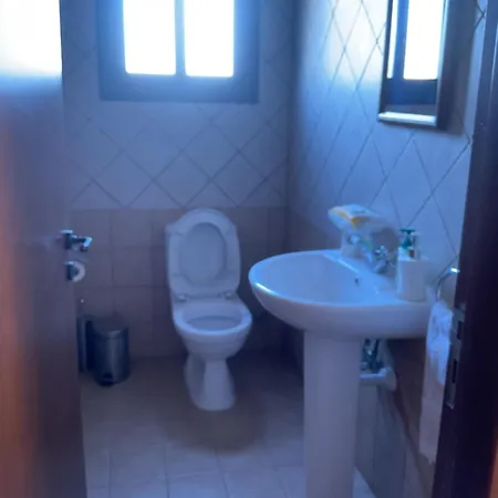 Evie's House Αρακαπάς